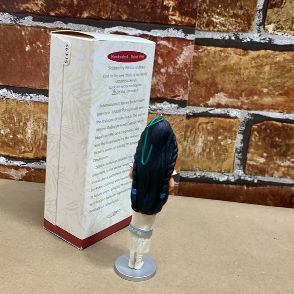 Barbie dolls of the world ornament 1996 - Picture 10 of 12